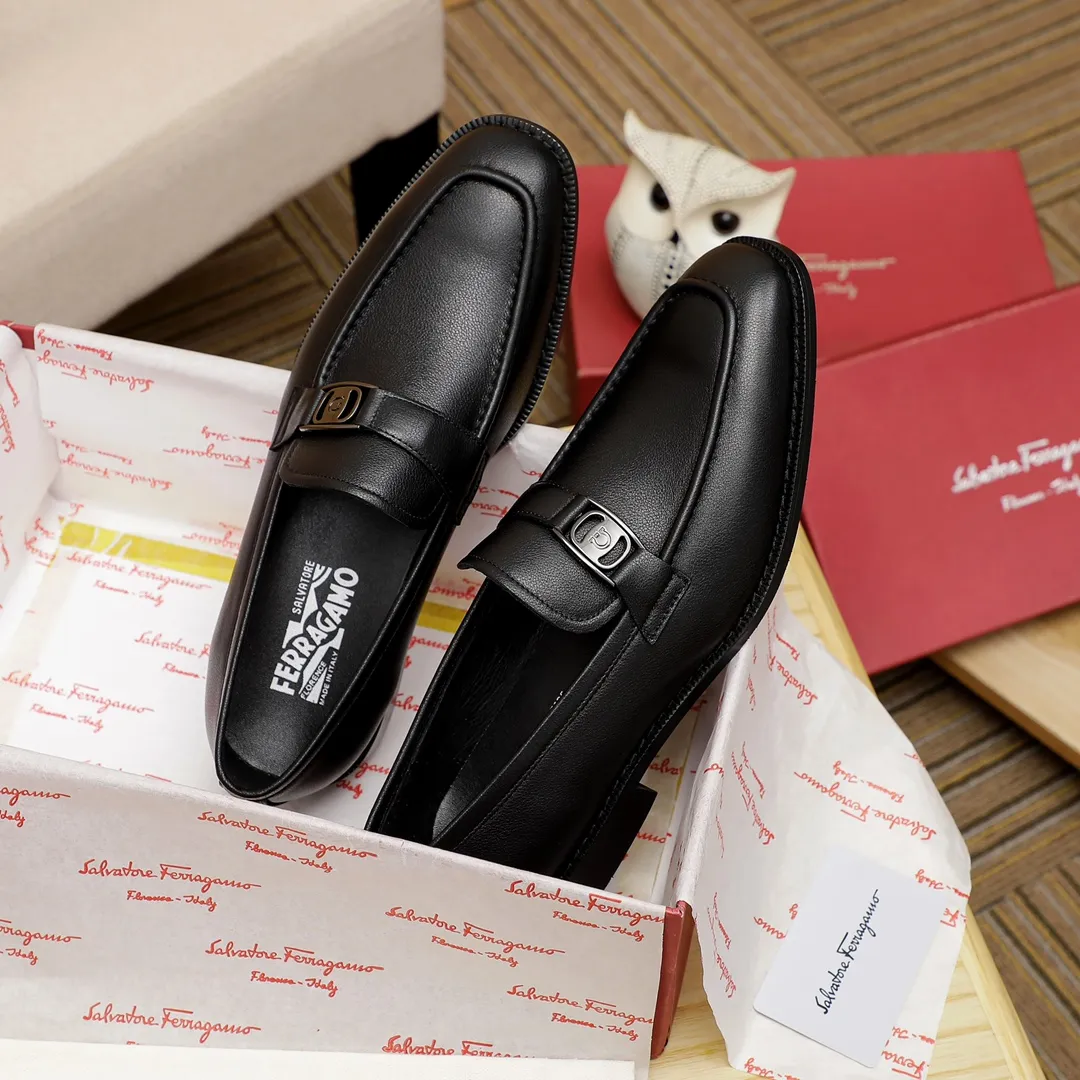 Factory price 420 🔥Ferragamo's new men's casual slip-on shoes🇨🇳Official website original 1:1 mold opening, original quality💯Fine workmanship, high-end luxury☘The upper is made of imported Italian first-layer cowhide🌴🐑leather lining🍓Rubber wear-resistant and non-slip outsole, breathable and comfortable to wear🍍The first choice for high-end men🍉Black, size 38-45